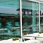 Готель Santa Monica