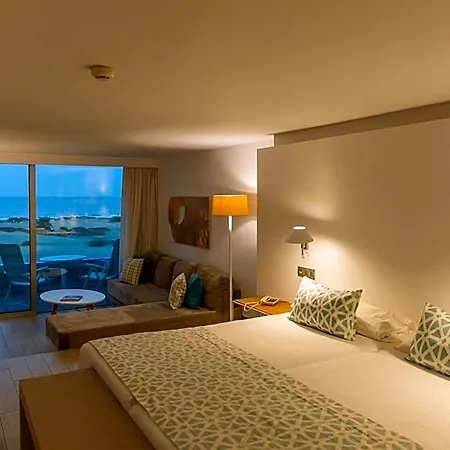 Готель Santa Monica 4*
