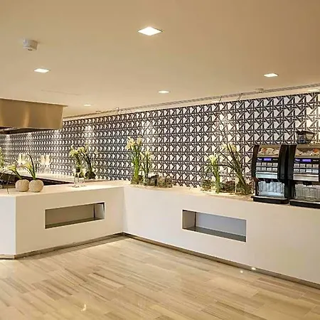 Готель Santa Monica 4*