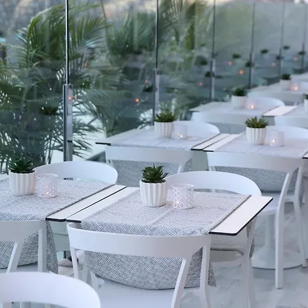 Santa Monica 4*